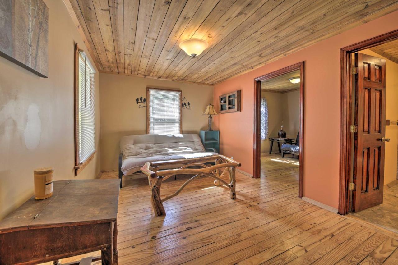 Pet-Friendly Cottage With Fire Pit - 3 Mi To Siu! Карбондейл Екстер'єр фото
