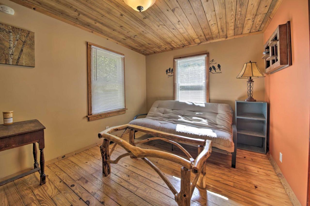 Pet-Friendly Cottage With Fire Pit - 3 Mi To Siu! Карбондейл Екстер'єр фото